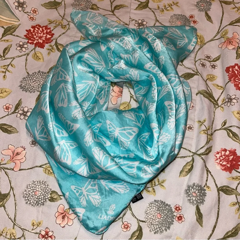 Lladró Blue Butterfly Silk Scarf